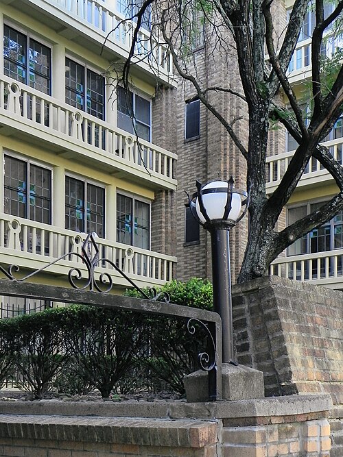 Highland Towers, Shadyside